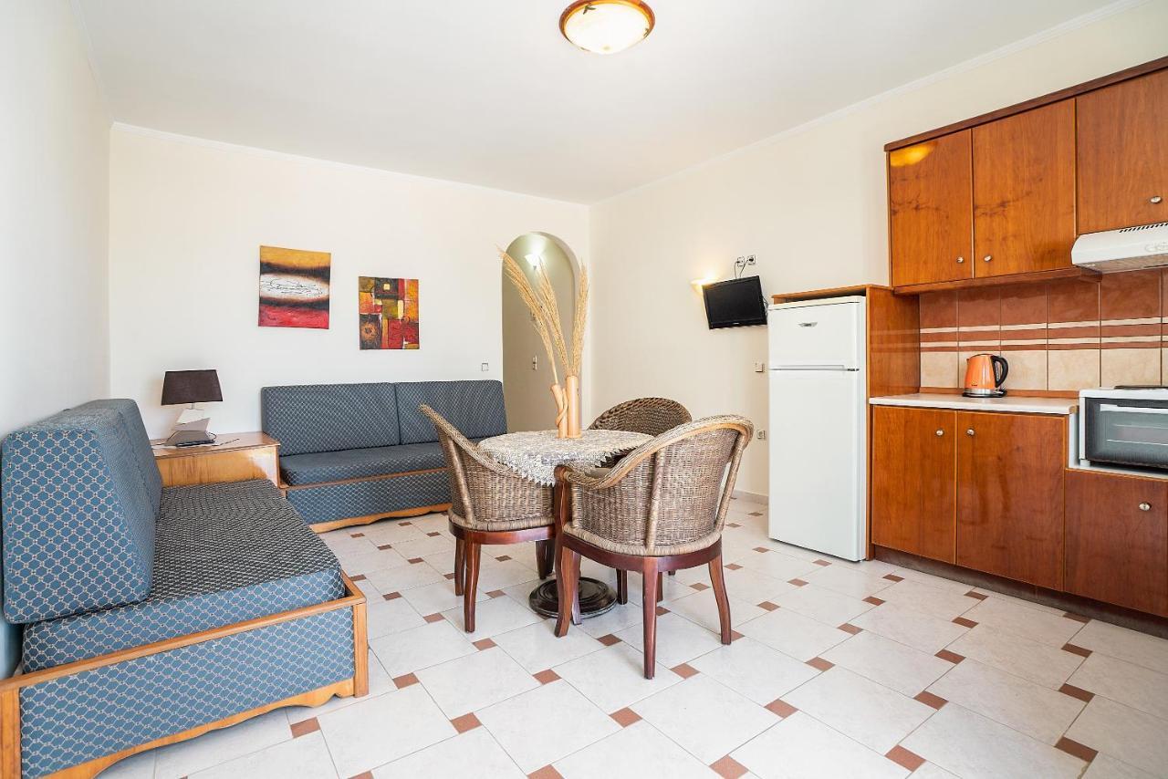 Livadia Beach Suite المظهر الخارجي الصورة